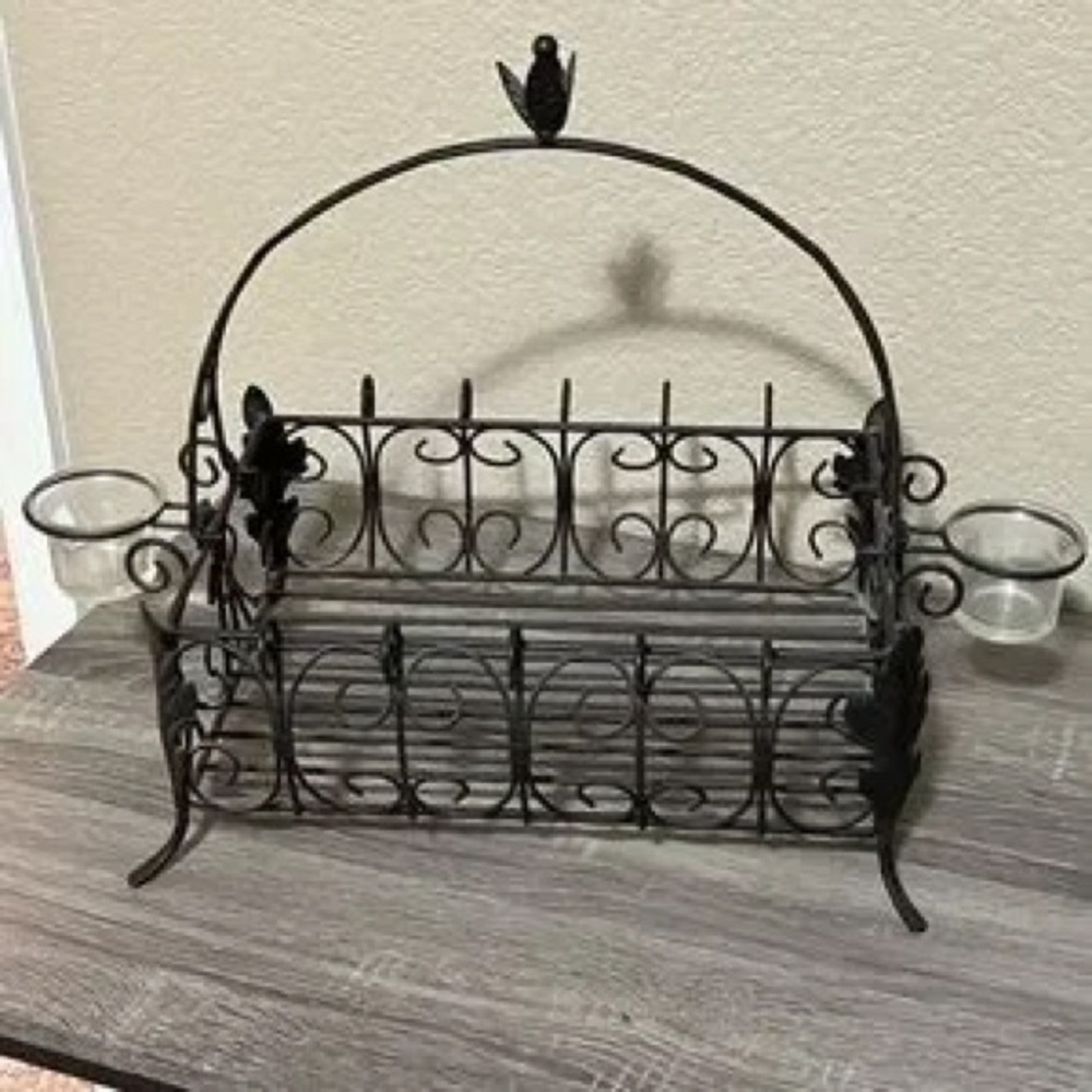 Southern living Elegant Black Metal Candle Holder